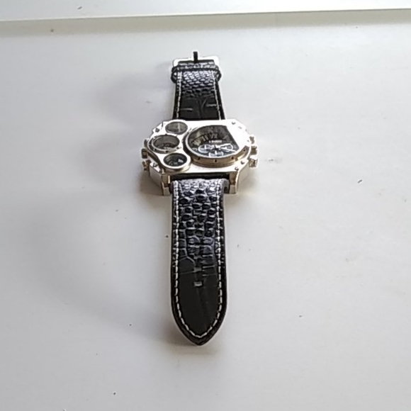Oulm watch - Picture 2 of 5